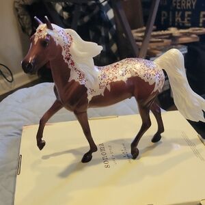 Breyer " RED VELVET" Collectable Horse,like New Cond./ Limit.Ed.,'21-22/ Rare